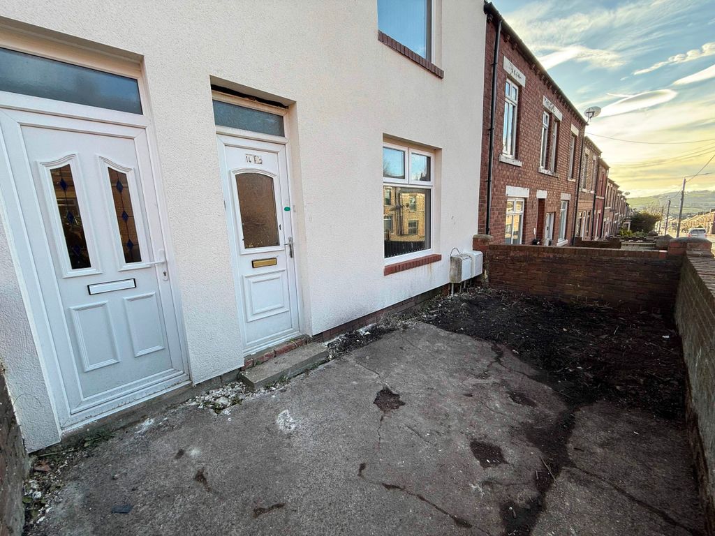 Property photo 2 of 9