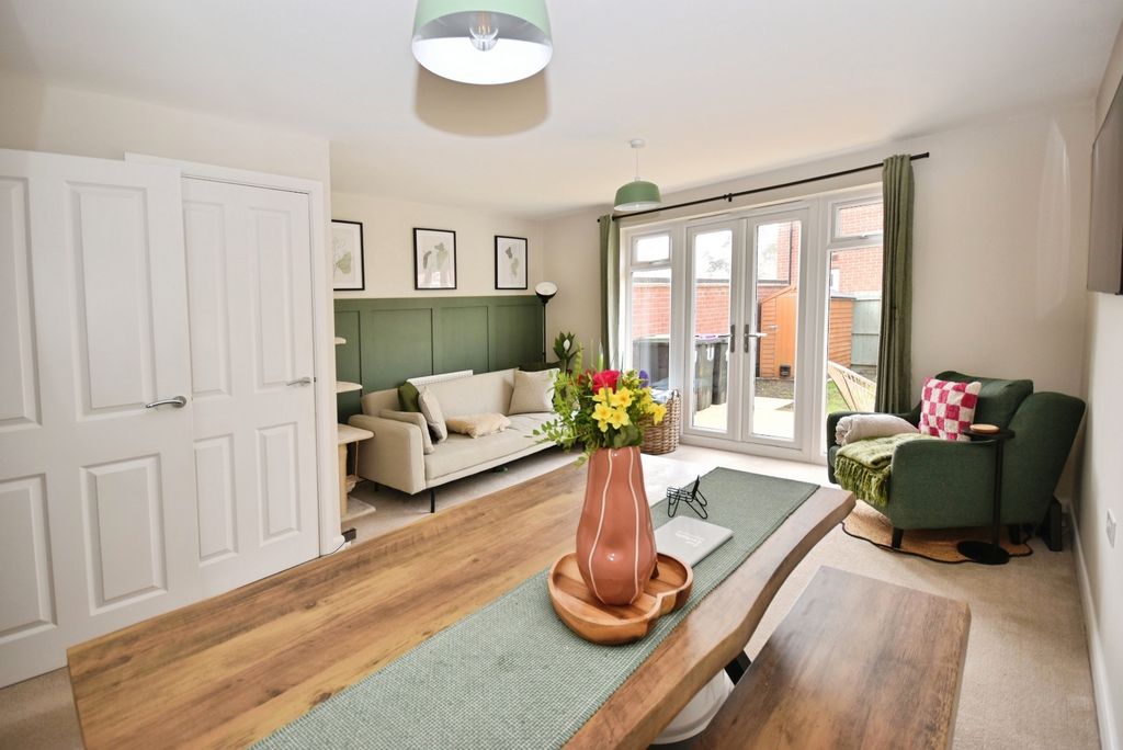 Property photo 2 of 14 Lounge/Diner