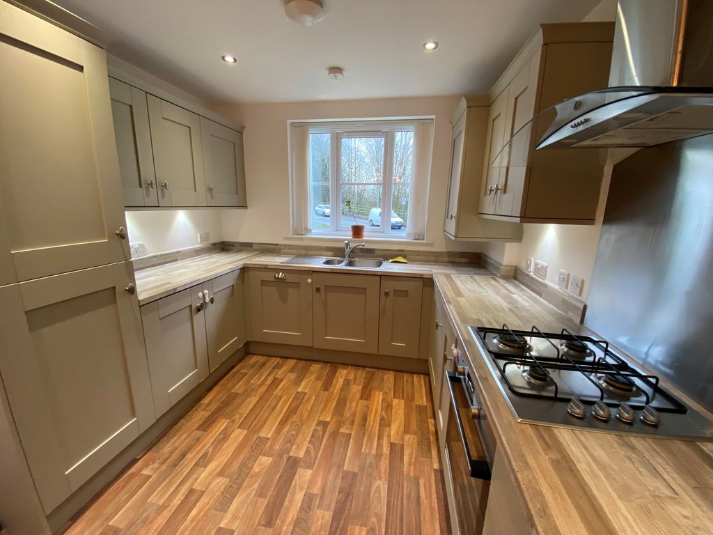 Property photo 3 of 15 Kitchen