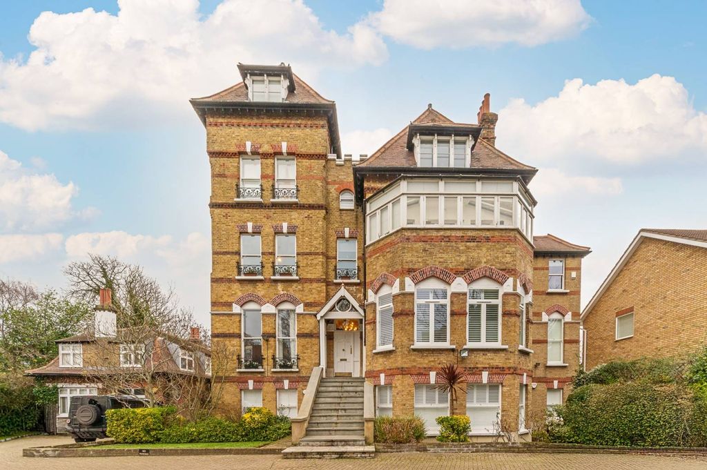 Property photo 3 of 24