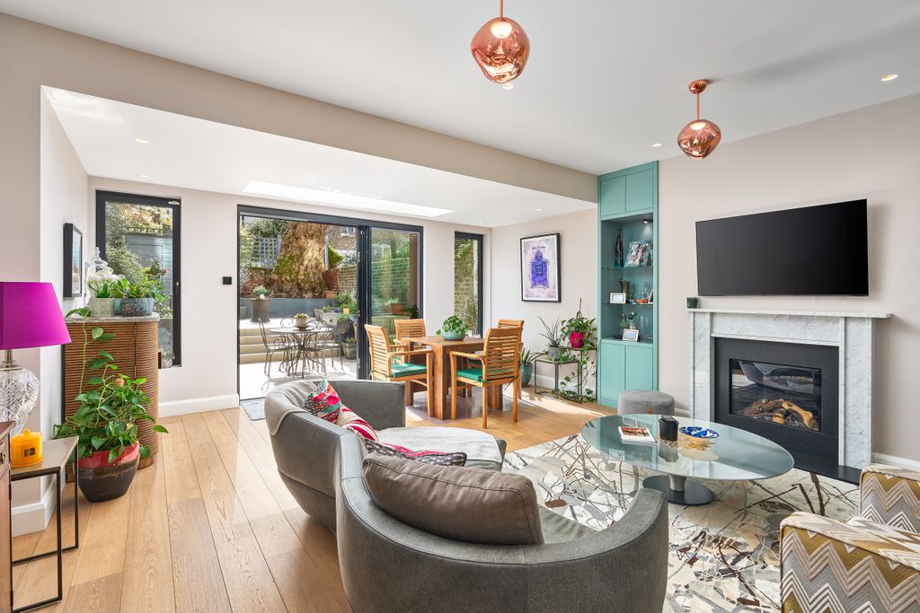 Property photo 1 of 12 53A Cathcart Road, Sw10, Martin &amp; Co, Web (12)