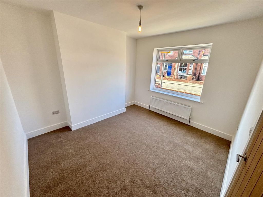 Property photo 3 of 15 Living Room