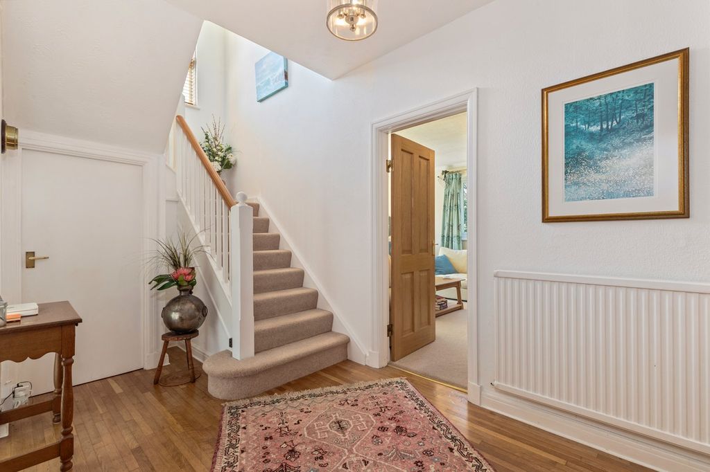 Property photo 3 of 39