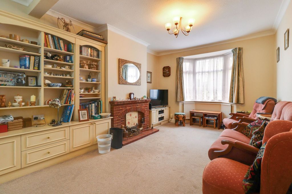 Property photo 2 of 18
