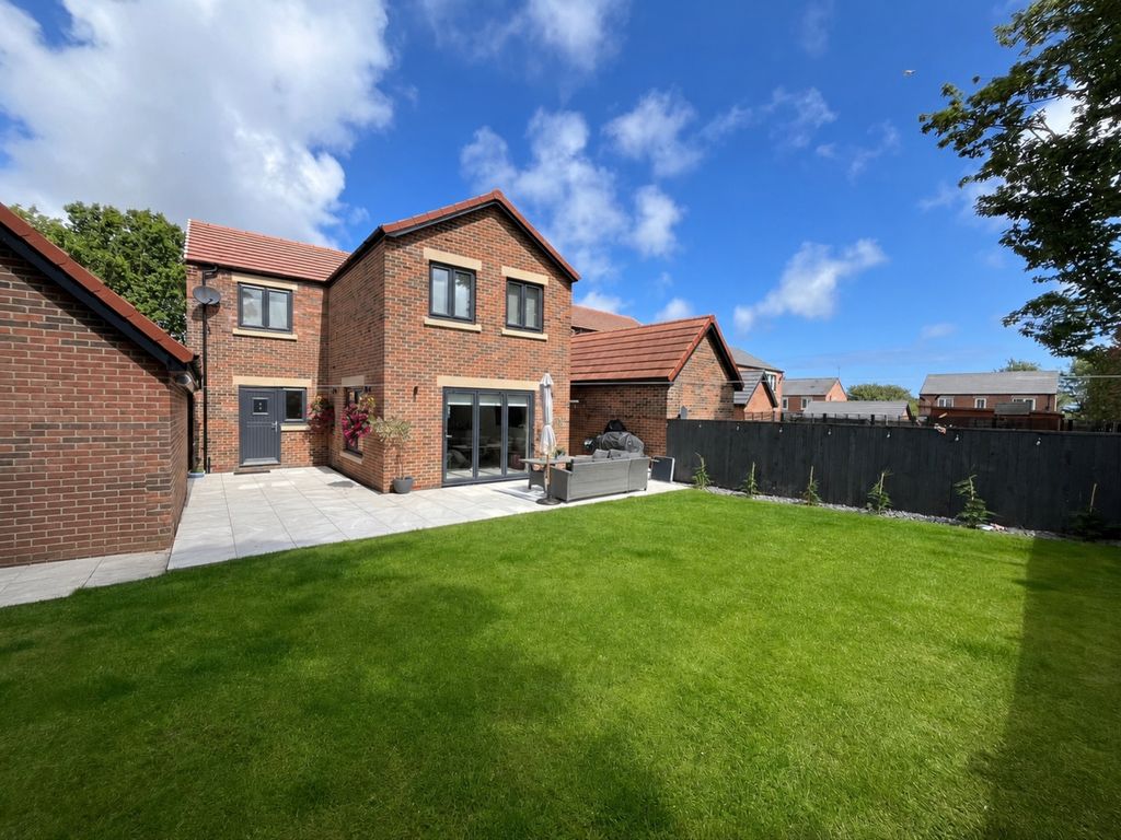 Property photo 2 of 30 0B75663E-0E38-49De-A882-D749DC3De5D0