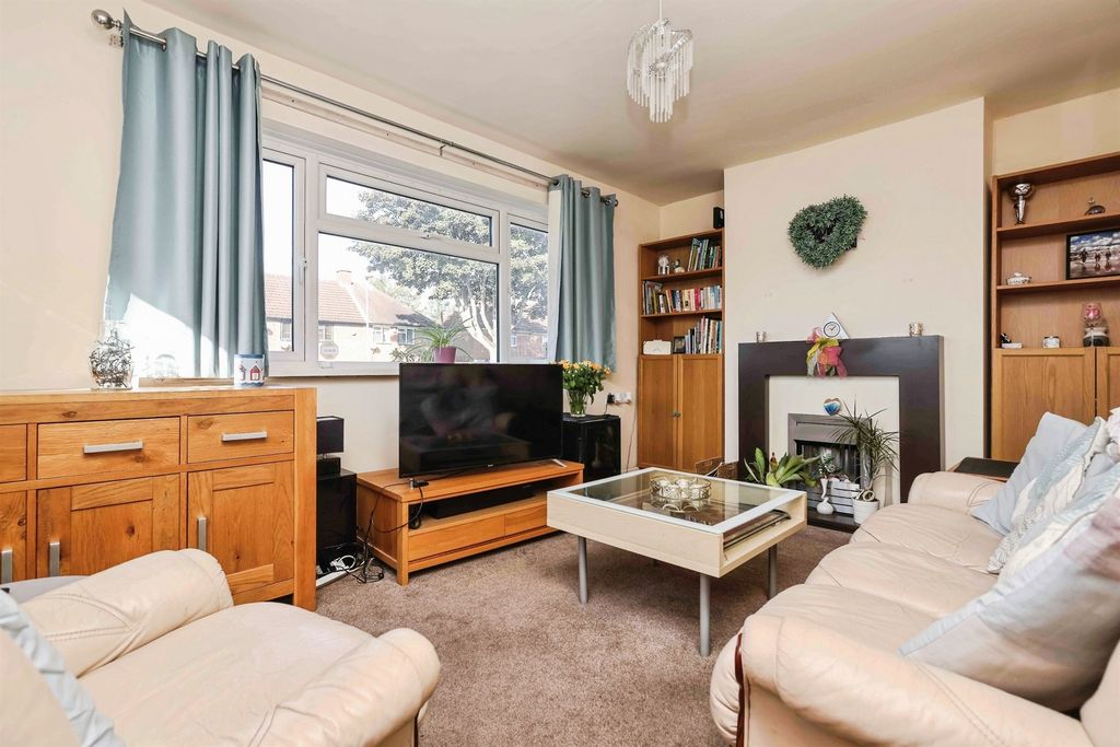 Property photo 2 of 16