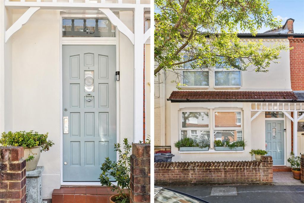 Property photo 1 of 13 Oxford Gardens, W4 - For Sale