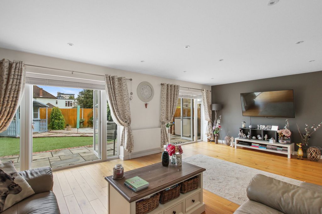 Property photo 2 of 17