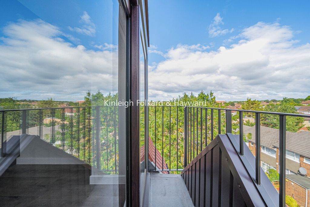 Property photo 3 of 10 Picture No. 33