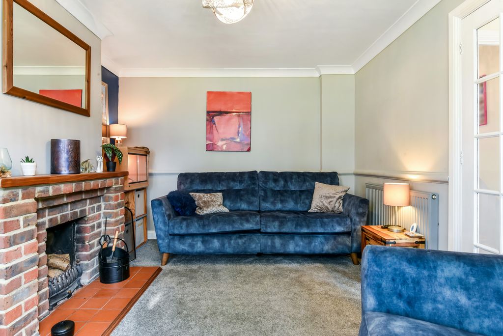 Property photo 2 of 28