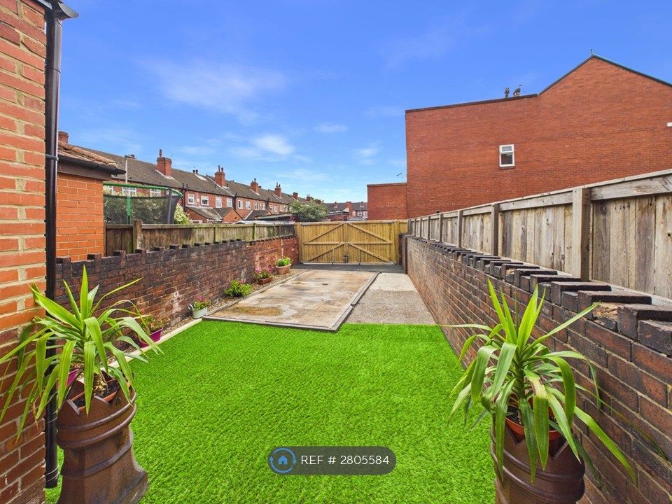 Property photo 2 of 26 Garden - Yard - Private Off Road Parking