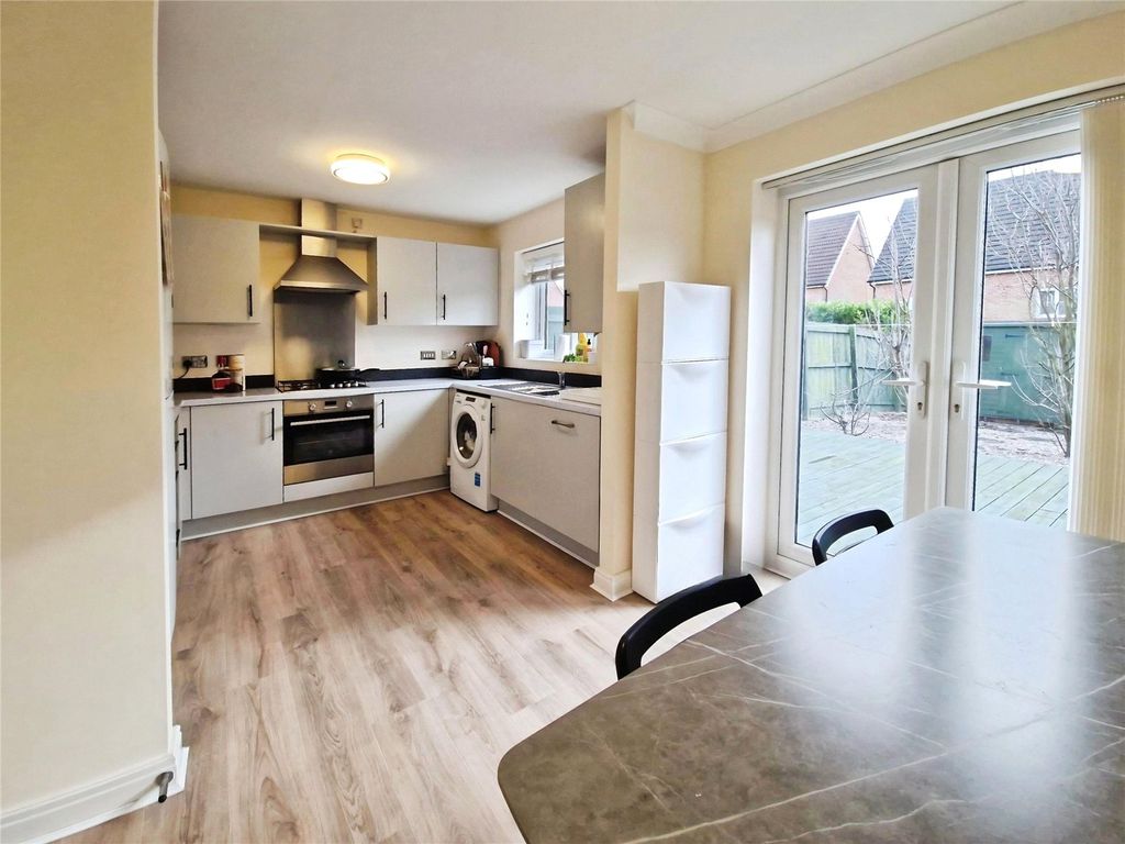 Property photo 3 of 28 Picture No. 32