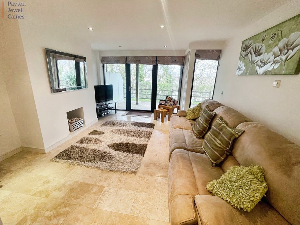 Property photo 1 of 10 Main Image