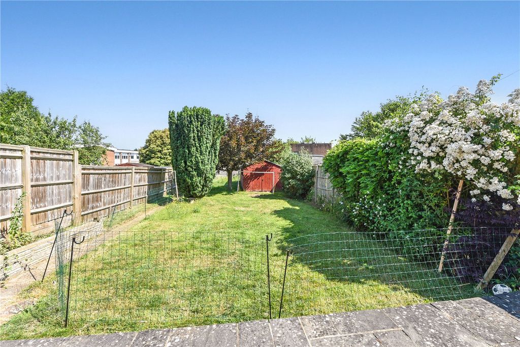 Property photo 3 of 10 Garden
