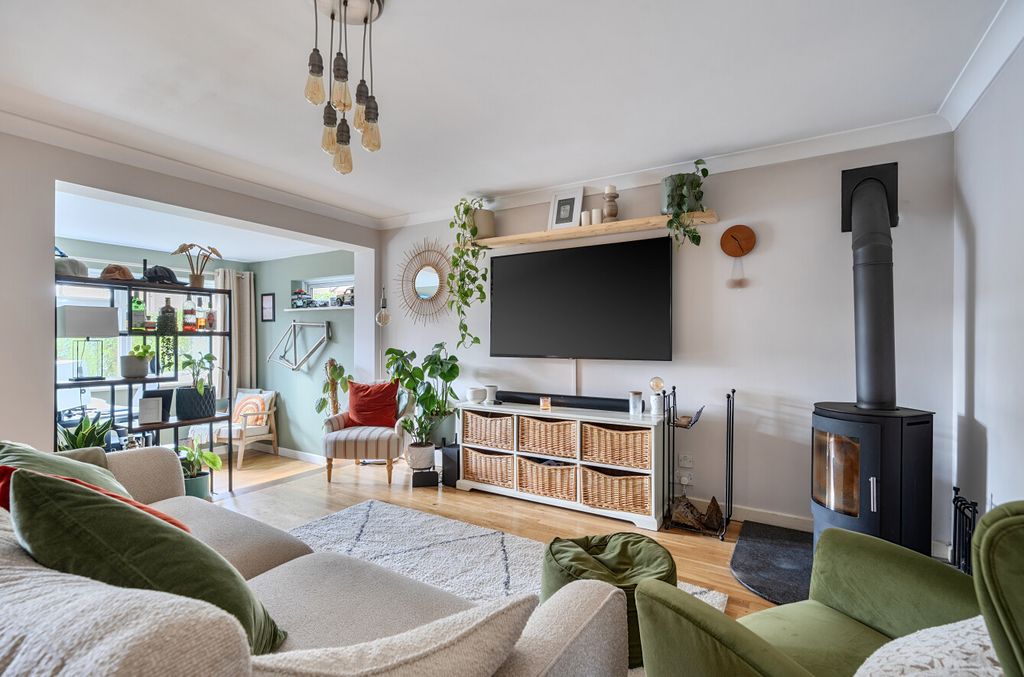 Property photo 2 of 14 1415809-12-69B15A...