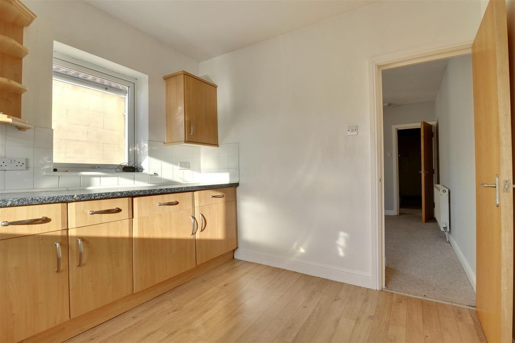 Property photo 3 of 11 C39F867D-C247-4321-8E52-2Ad60A827Cdd_1_201_A.Jpeg