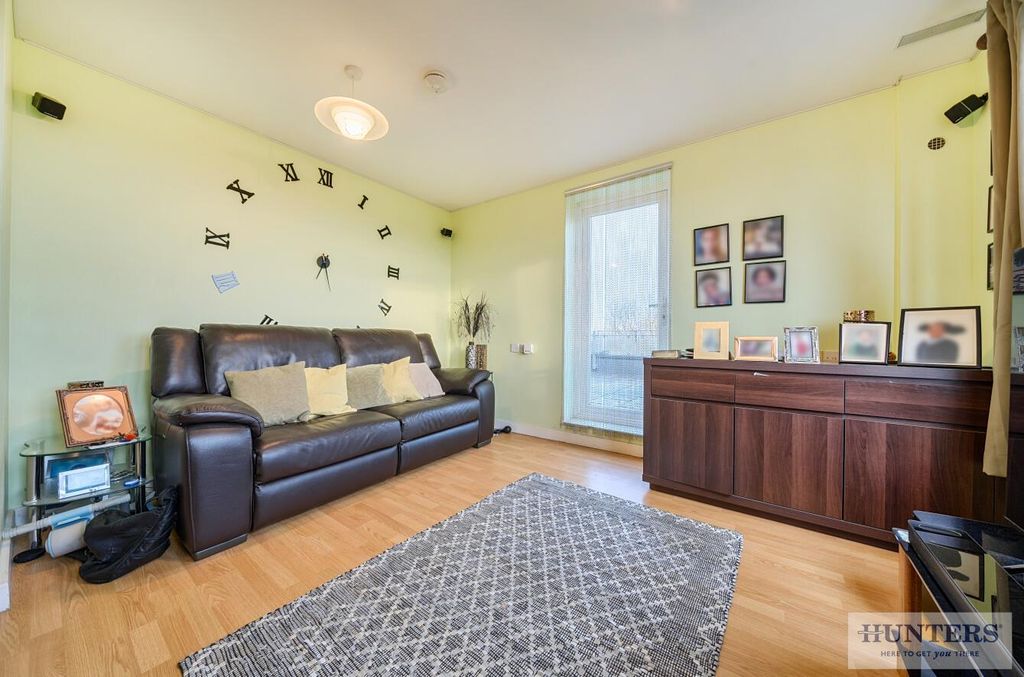 Property photo 2 of 18 03154Fc5-6d7A-4Bef-824c-F53E4d2c06Bb.Jpg