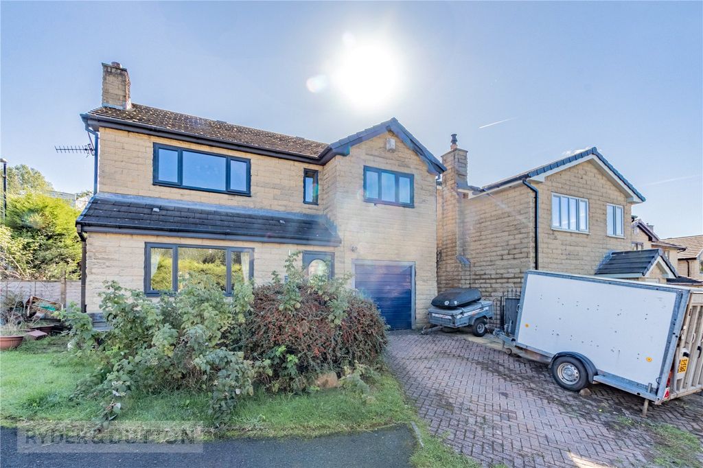 Property photo 1 of 21 External