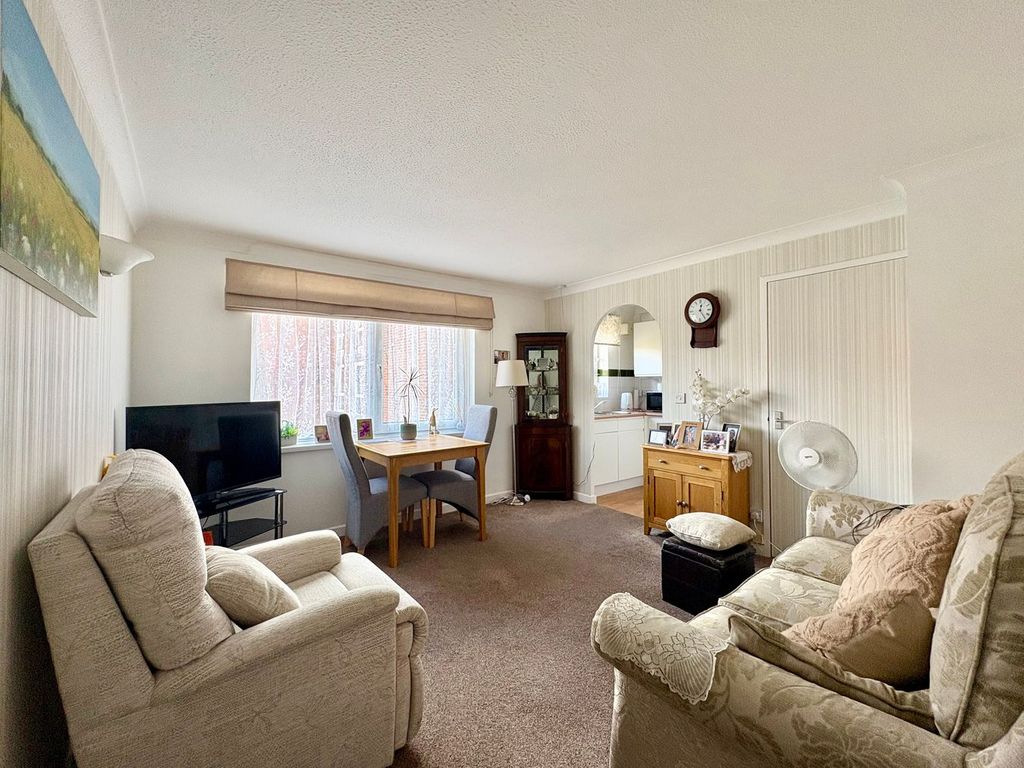 Property photo 2 of 9