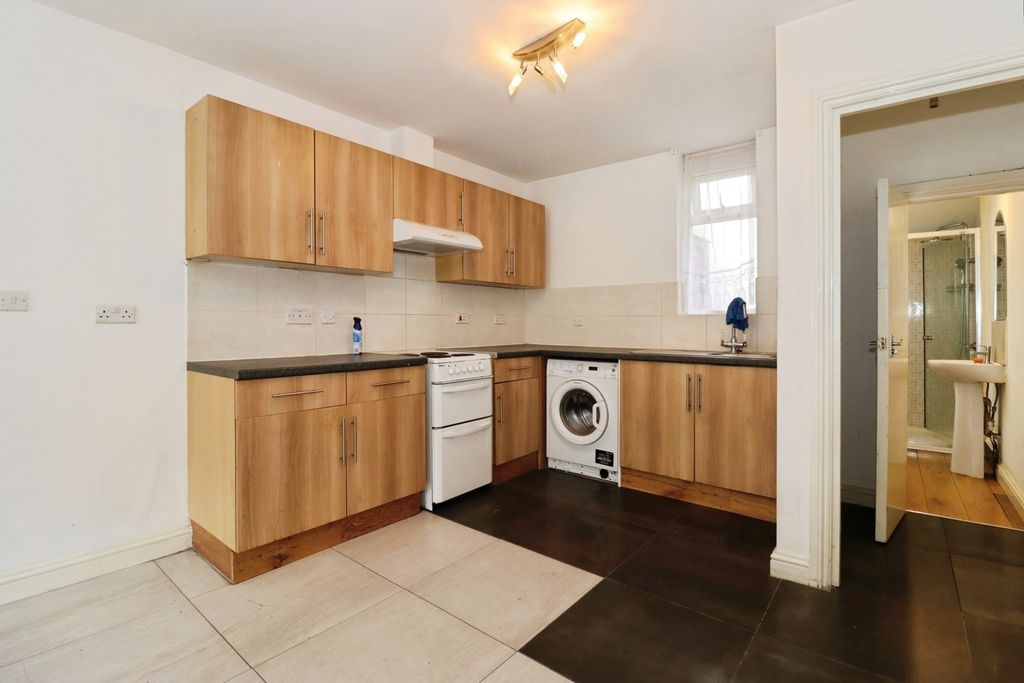 Property photo 3 of 15 Pbox-Img.Jpg