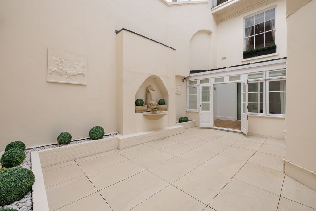 Property photo 2 of 24