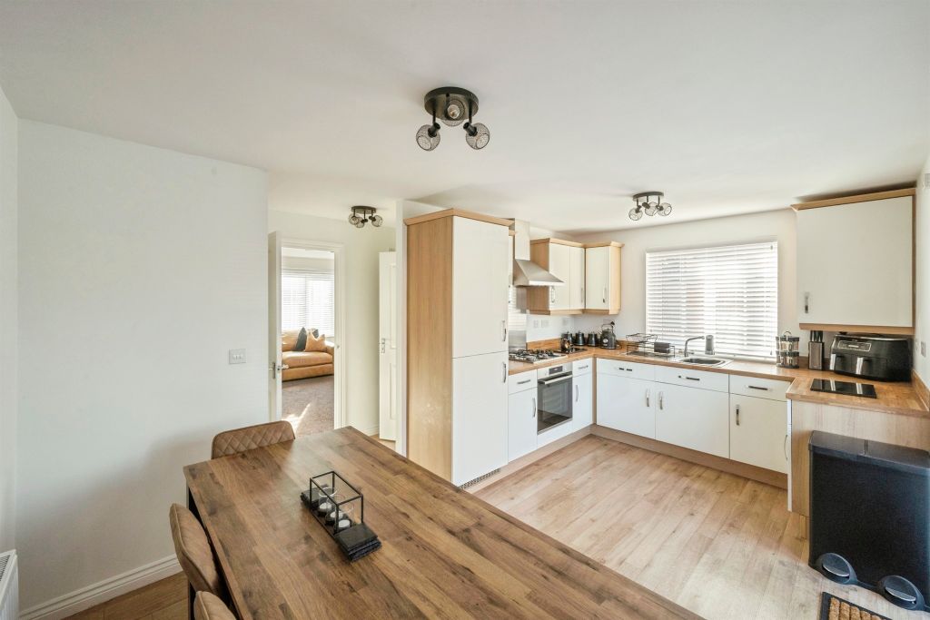 Property photo 3 of 21