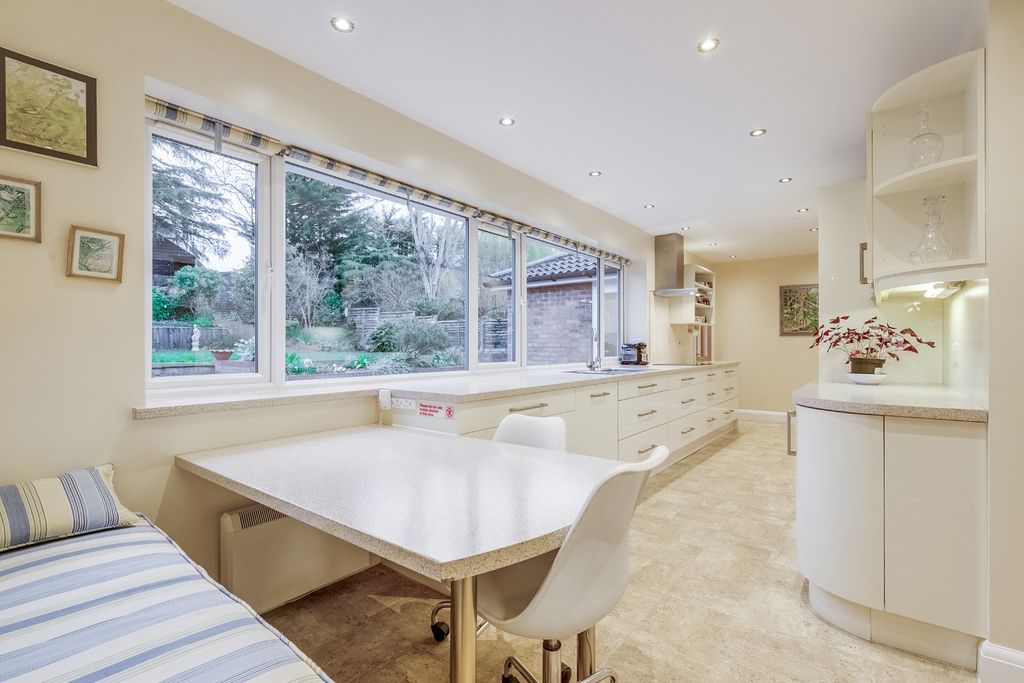 Property photo 2 of 30 4732734