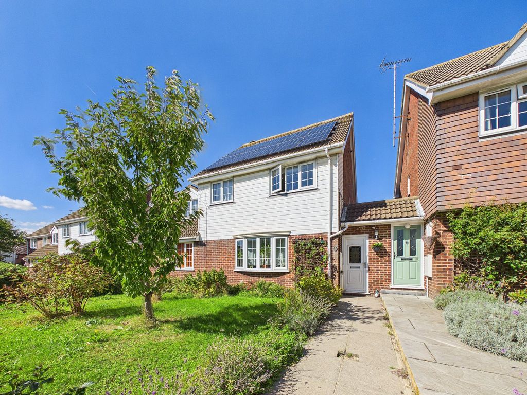 Property photo 1 of 18 Frontage