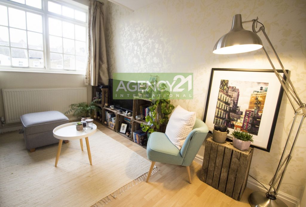 Property photo 2 of 10 Photo 1