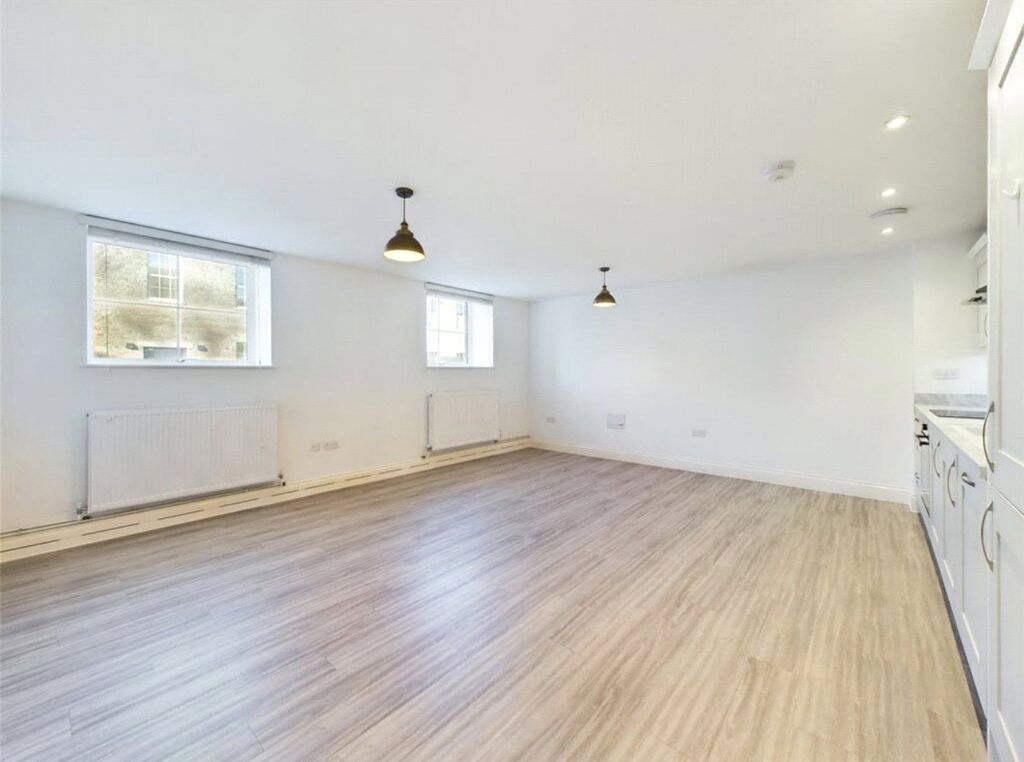 Property photo 3 of 10 Picture No. 02