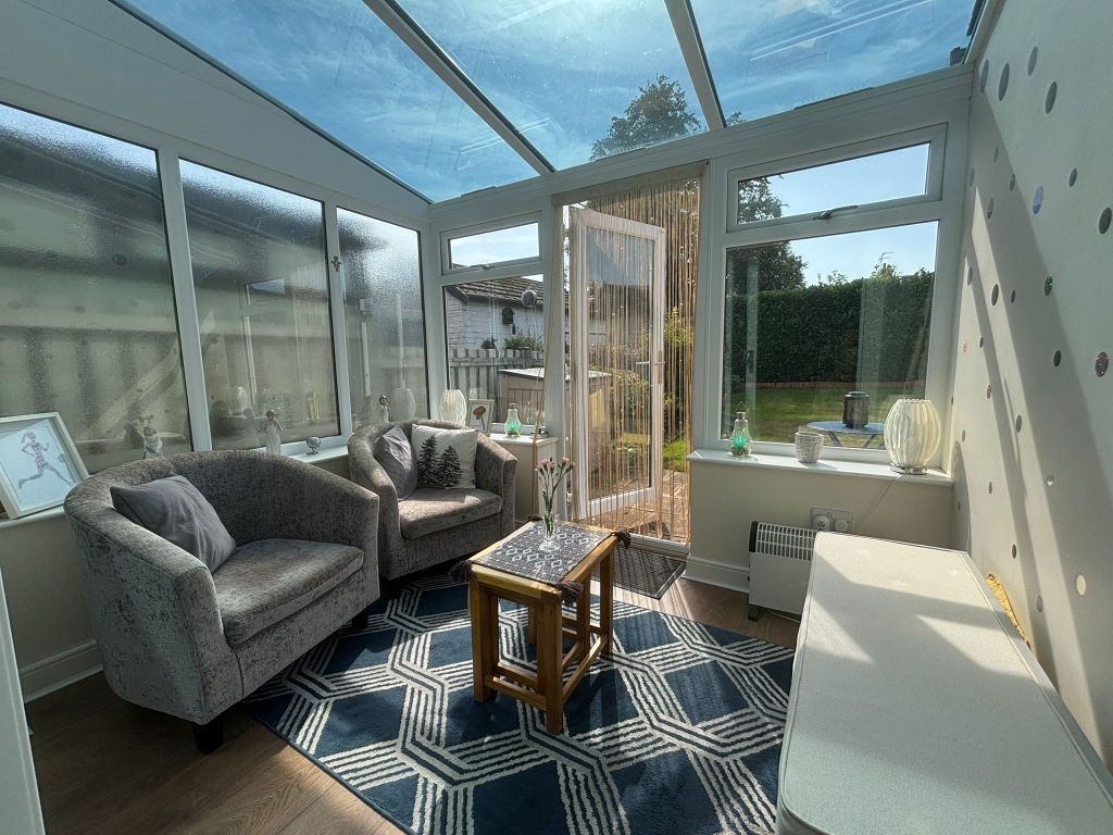 Property photo 3 of 37 Conservatory 2