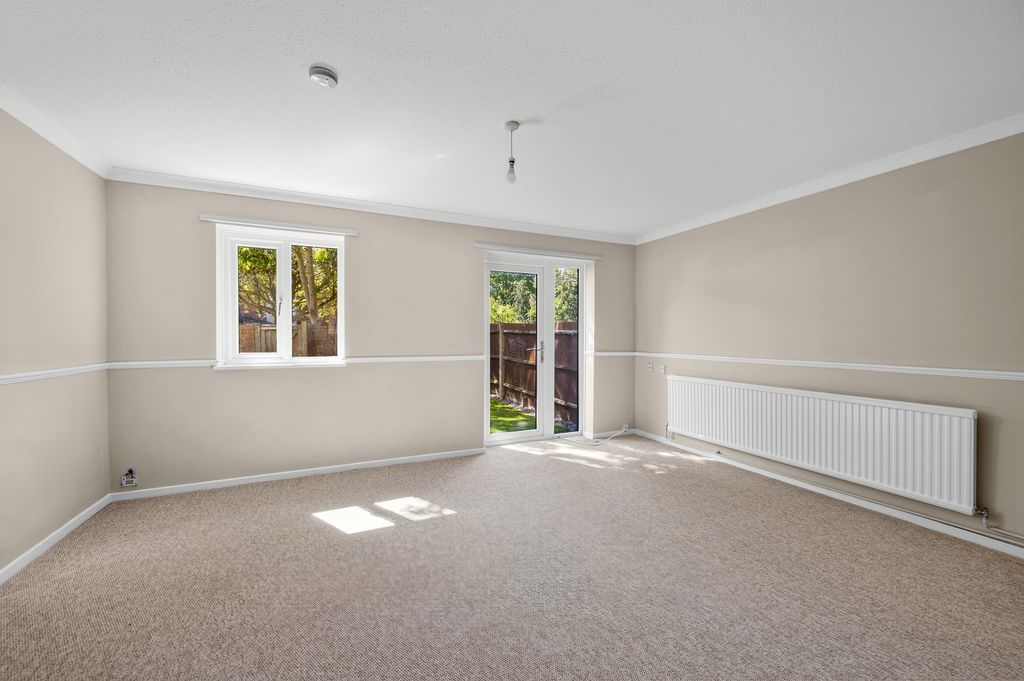 Property photo 2 of 12 Picture No. 23