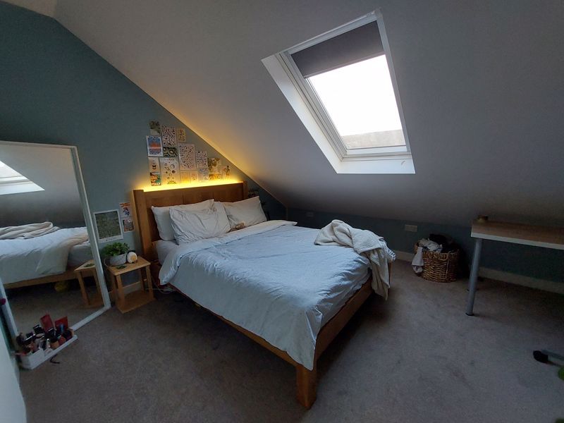 Property photo 3 of 8 Photo 12