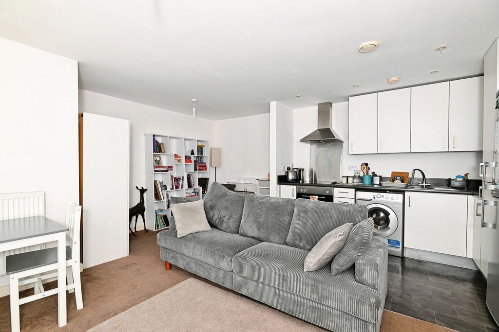 Property photo 1 of 8 Pbox-Img.Jpg