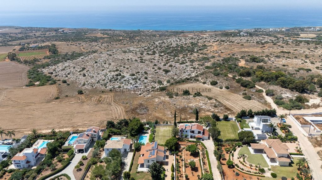 Property photo 3 of 32