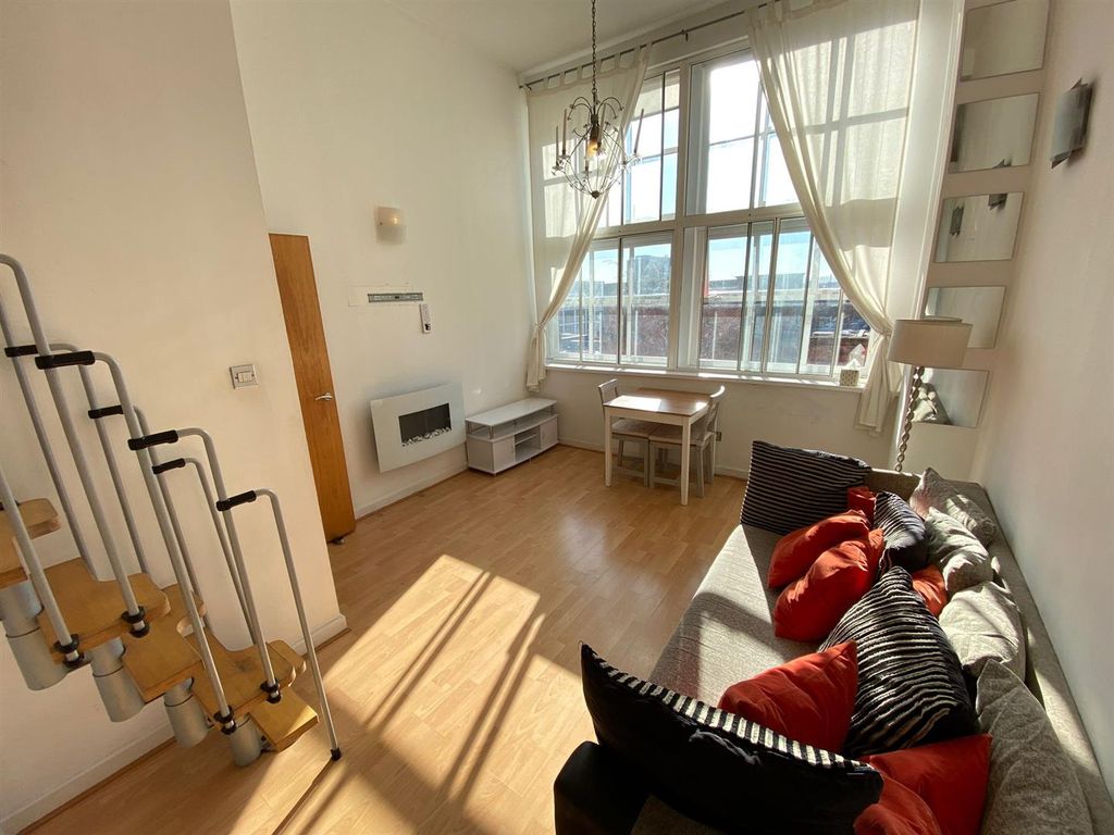 Property photo 2 of 14