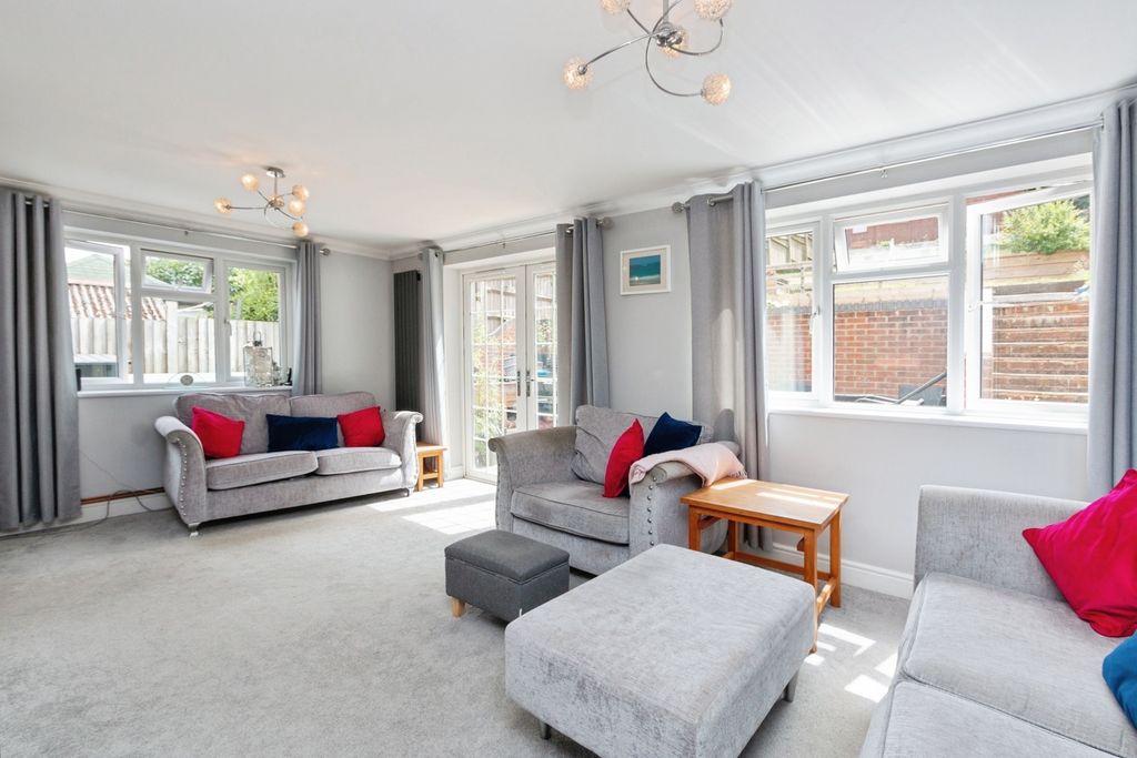 Property photo 3 of 15 Pbox-Img.Jpg