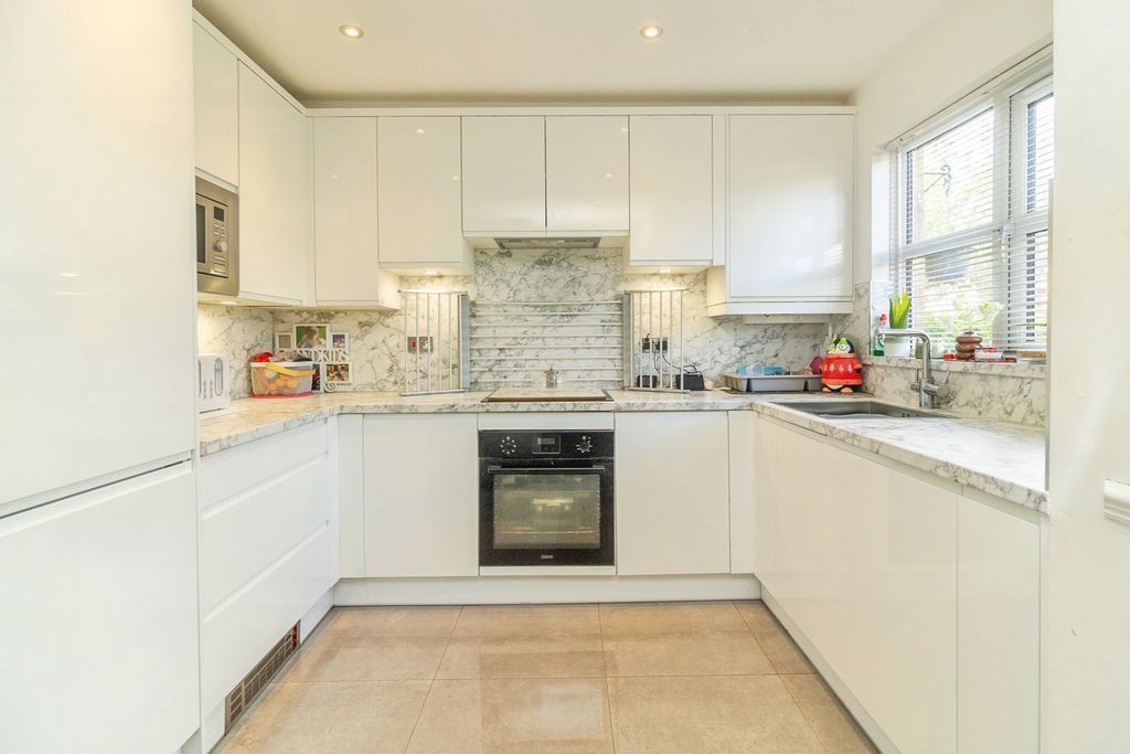 Property photo 2 of 15 Pbox-Img.Jpg