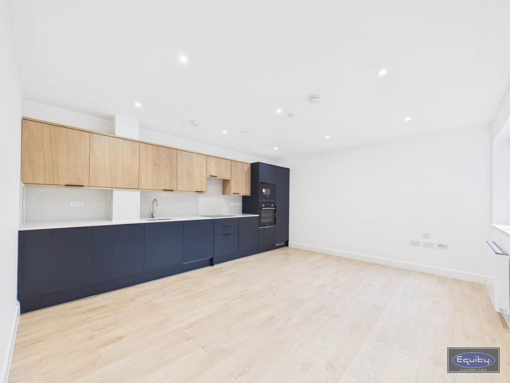 Property photo 2 of 12 Lounge