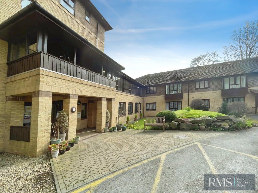 Property photo 1 of 8 Photo 3