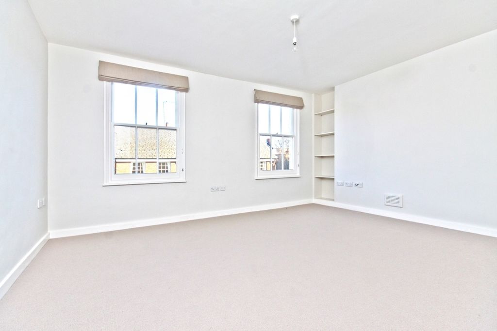 Property photo 2 of 5 Christchurch Terr...