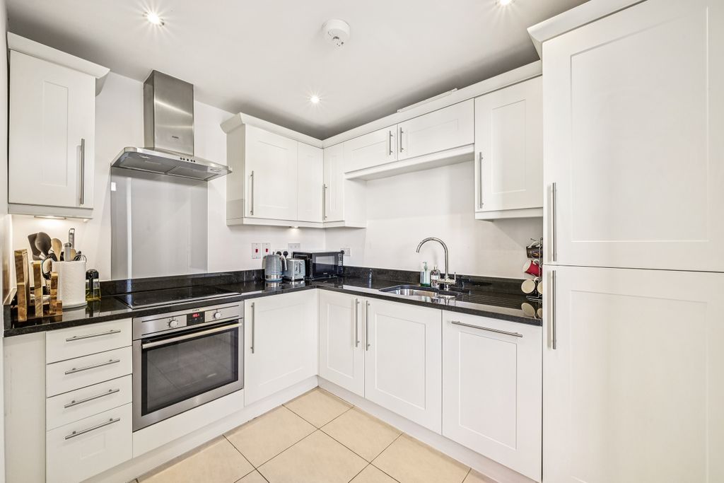 Property photo 3 of 14 Kitchen