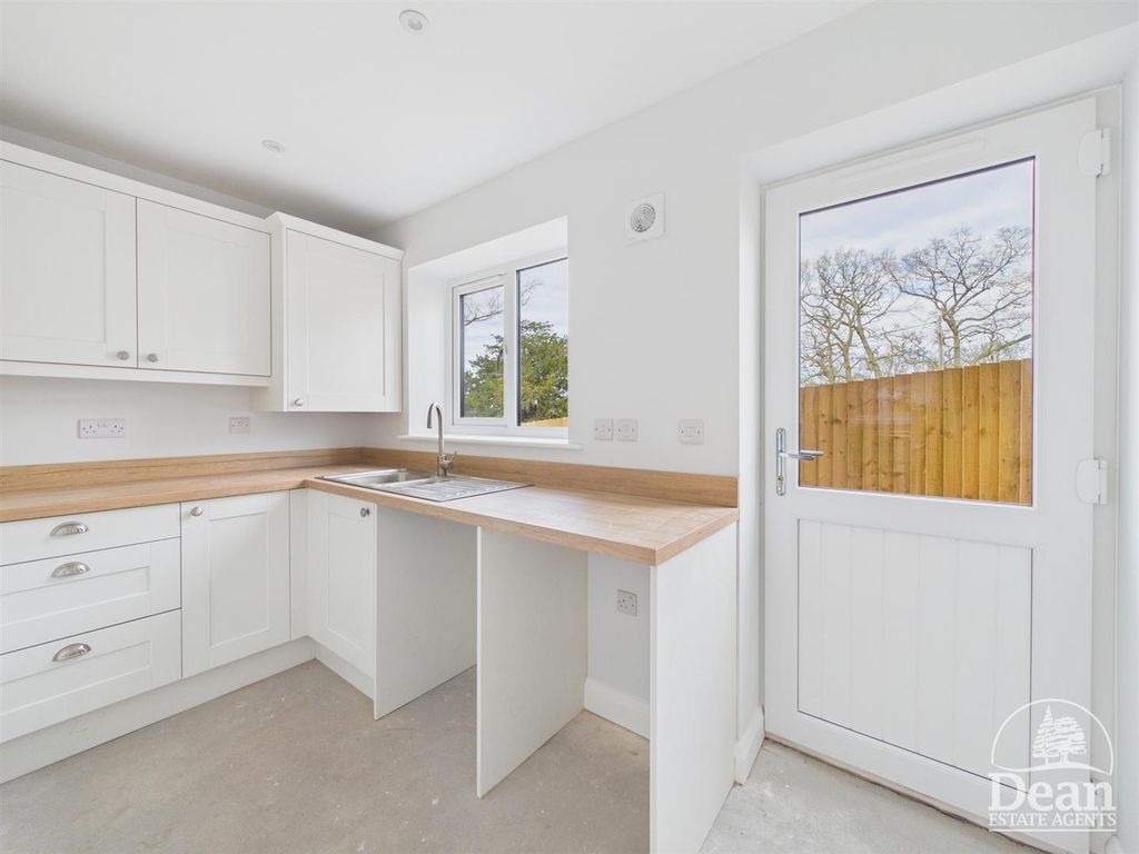 Property photo 3 of 23