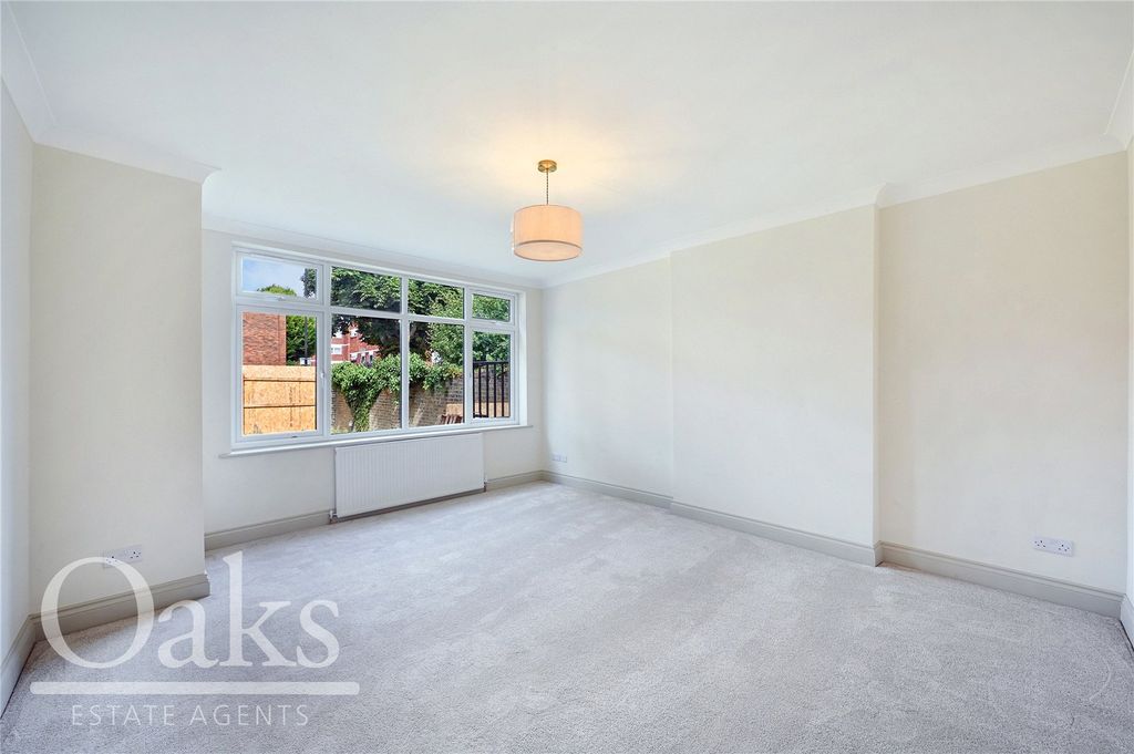 Property photo 1 of 16 Picture No. 12