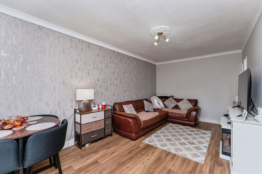 Property photo 3 of 19 Pbox-Img.Jpg