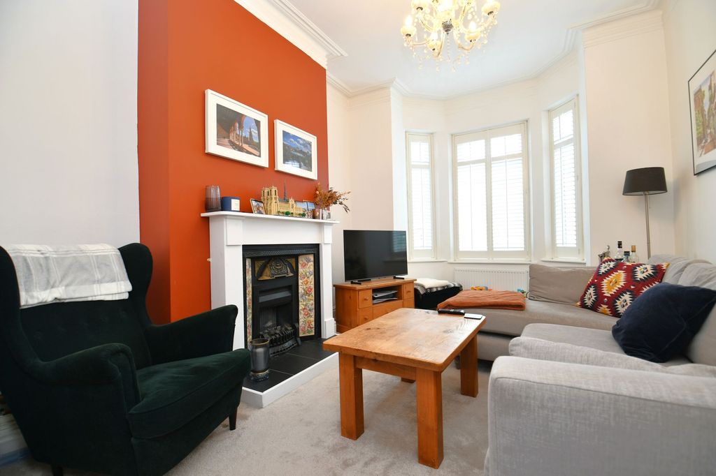 Property photo 2 of 20