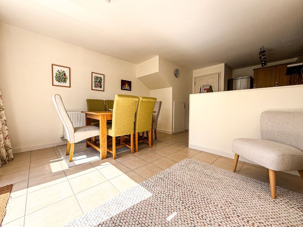 Property photo 2 of 25 5191093