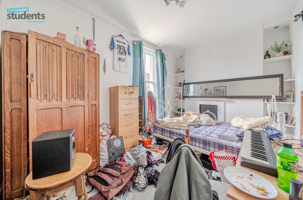 Property photo 2 of 14 B5A9A354-7d61-47c...