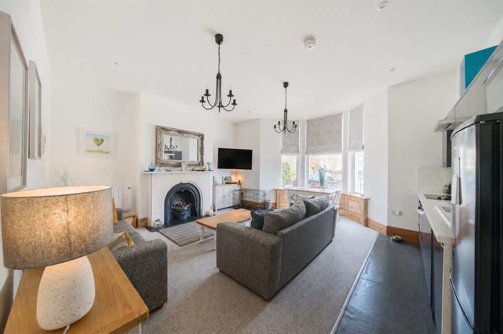 Property photo 2 of 9 Ae283Ac4-Ddd9-4162-8E91-5B6D501717F7.Png