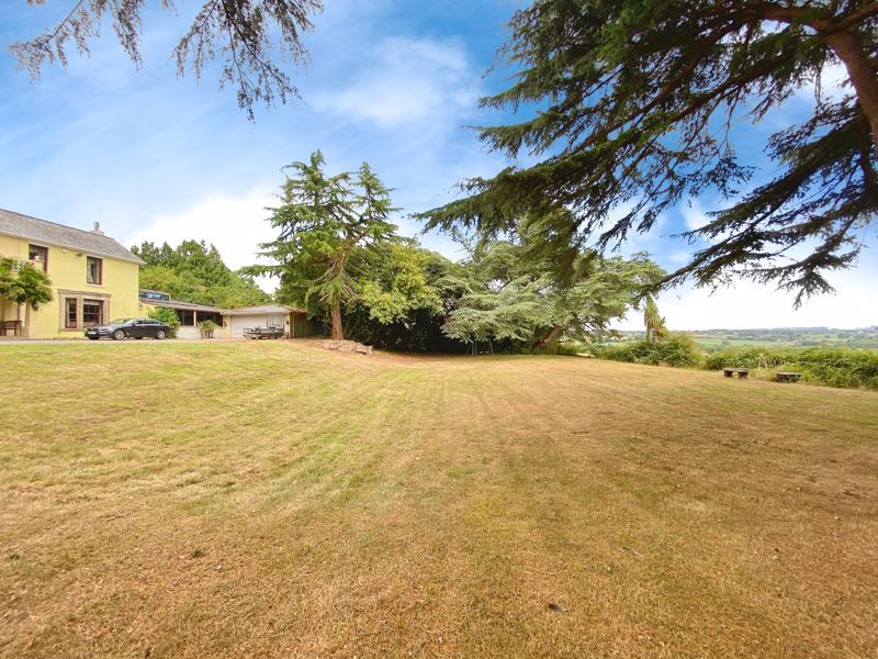 Property photo 3 of 69 Photo 21